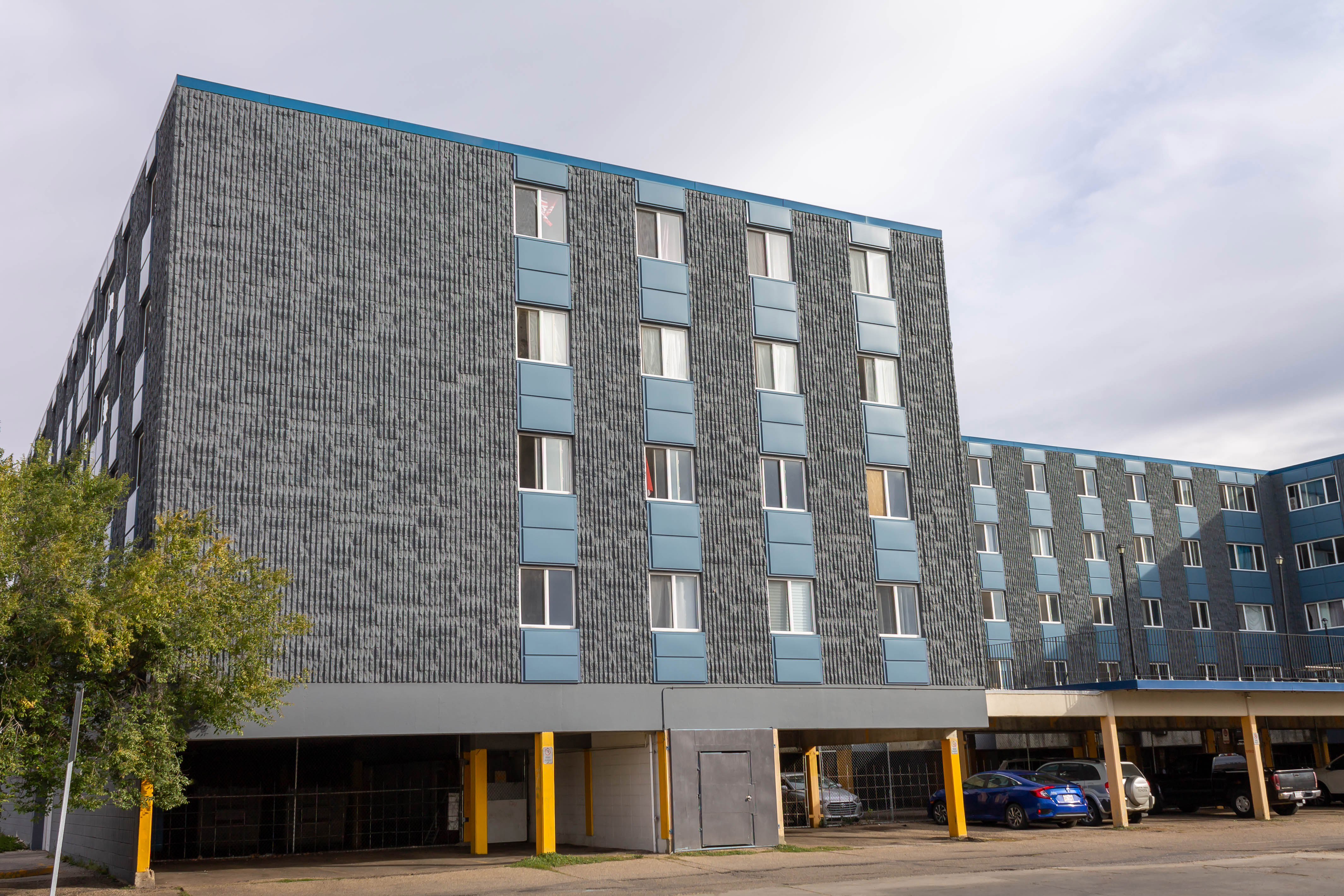 StrataClad Panels,Beveled Metal Cladding,Durable Cladding Solutions,Exterior Metal Panels,Precision Metal Cladding,Lenmak Cladding,Innovative Building Panels,Edmonton Cladding Experts,Quality Metal Panels,Advanced Cladding Technology